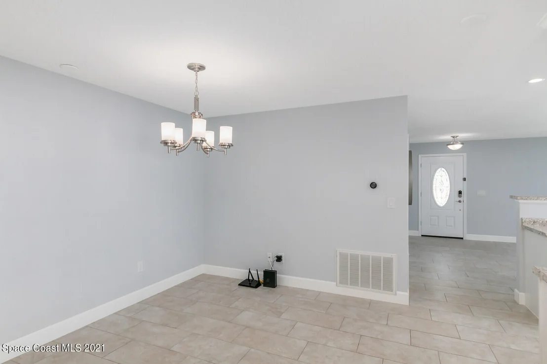 Photo of 991 Pineland Drive
