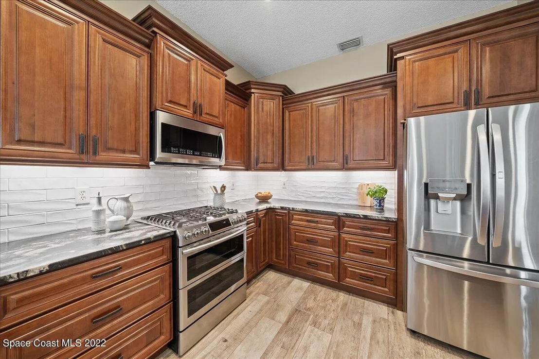 Photo of 5142 Cocoplum Avenue