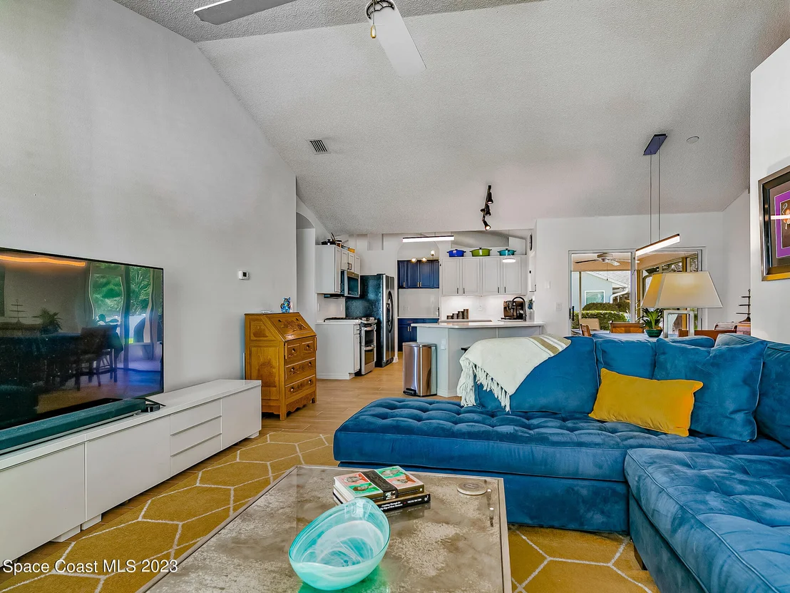 Photo of 969 Tamarind Circle