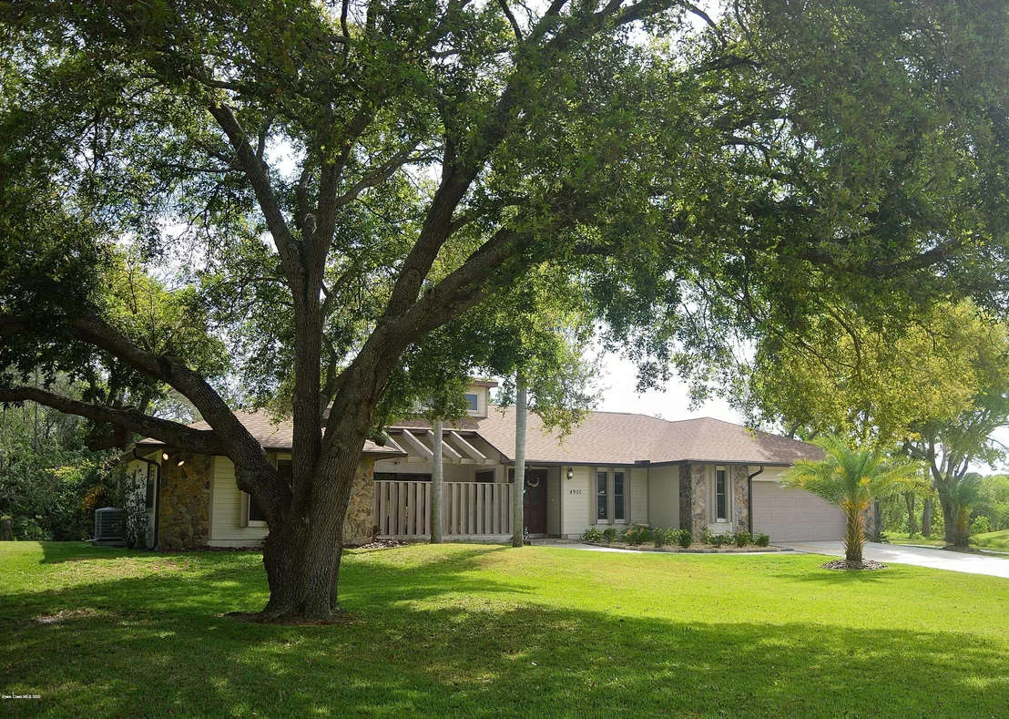 Photo of 4900 Pinewood Place