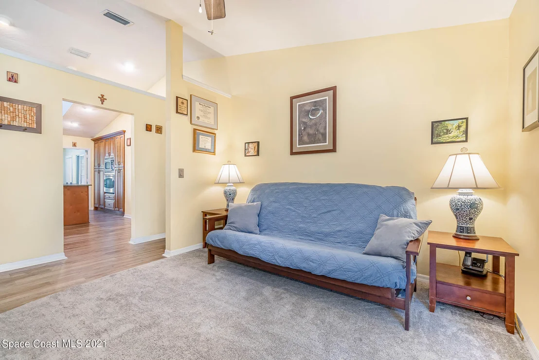 Photo of 2555 Macdonald Lane