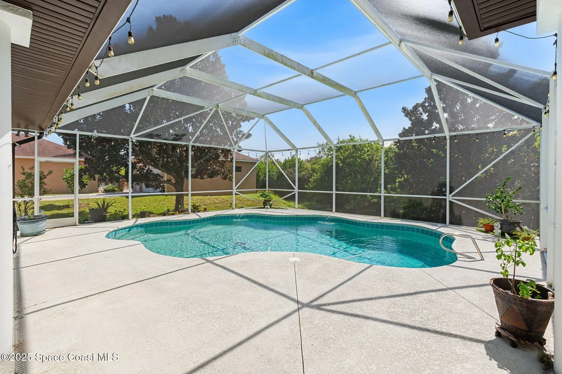 Photo of 4540 Canard Road