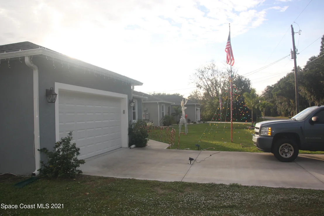 Photo of 6547 Banyan Street