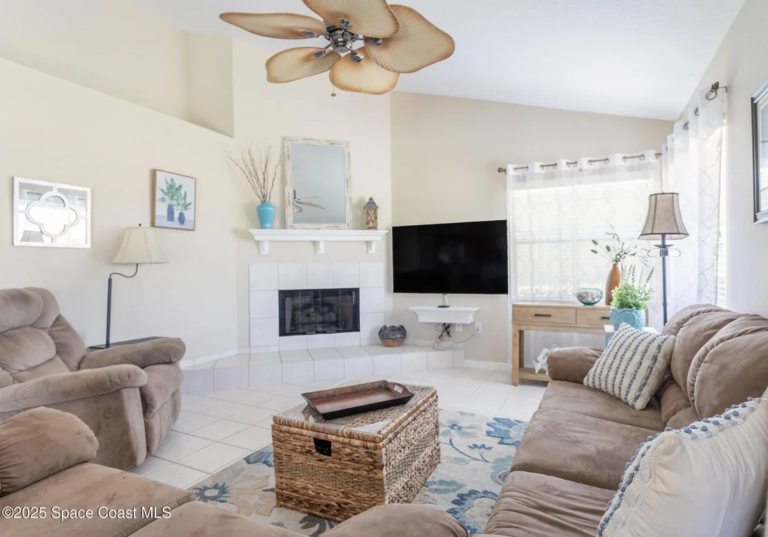 Photo of 2386 Golf Vista Boulevard