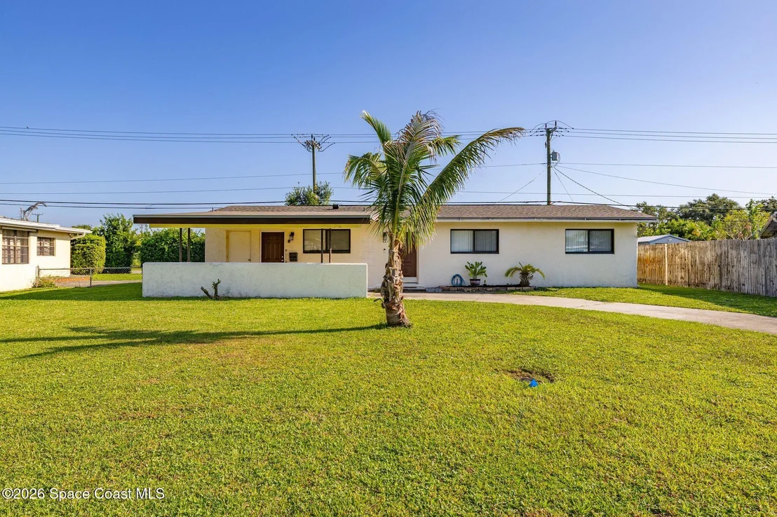 Photo of 932 Glenmore Circle