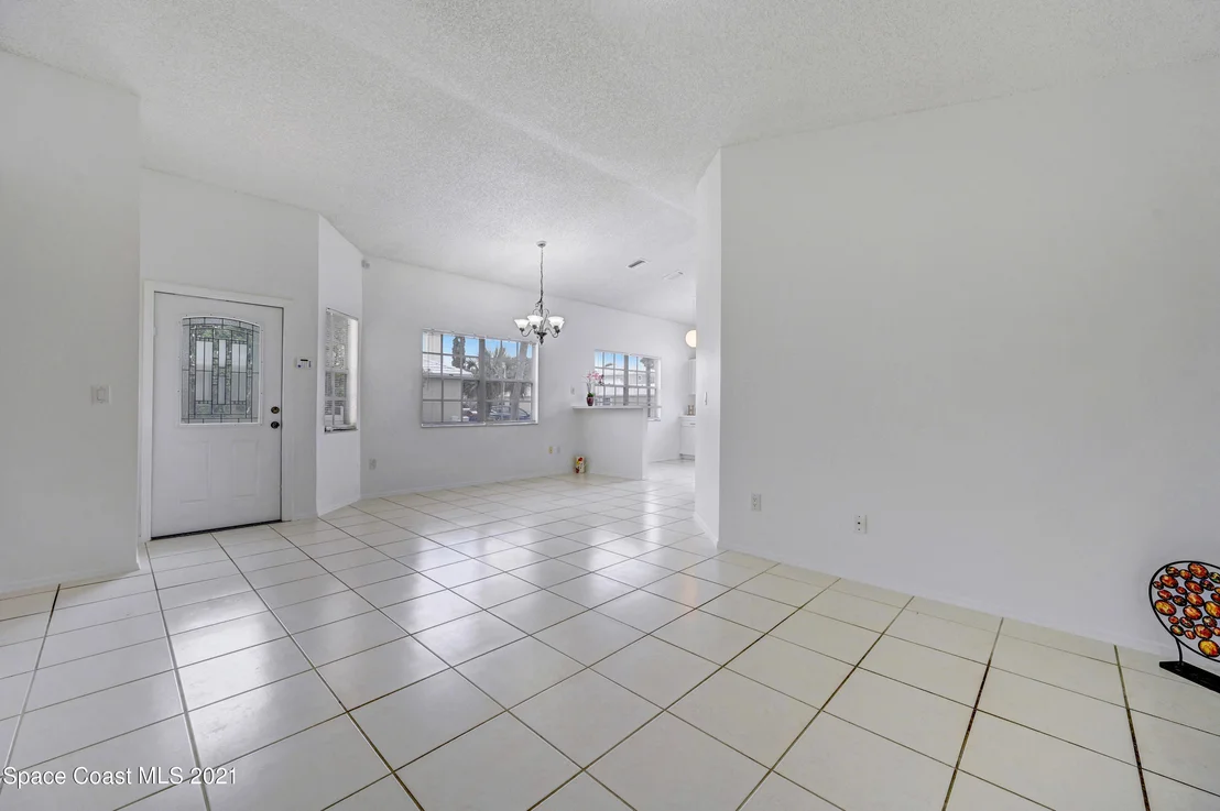 Photo of 858 Wateroak Drive NE