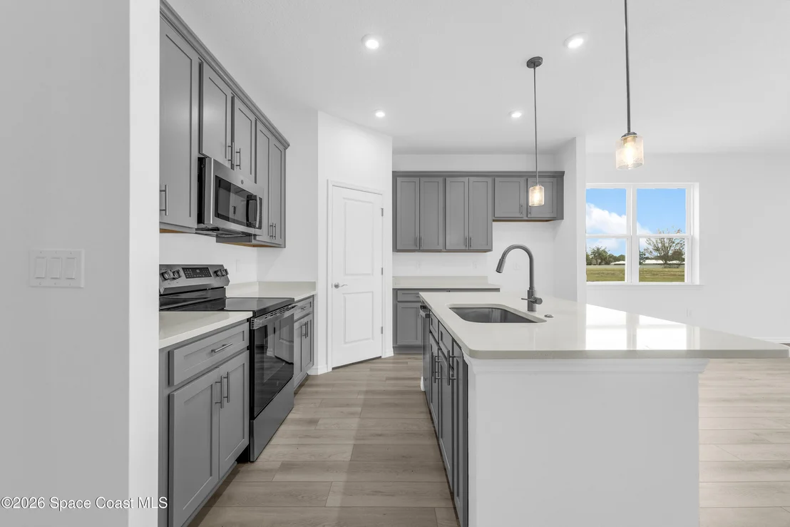 Photo of 1012 Banff Drive NE