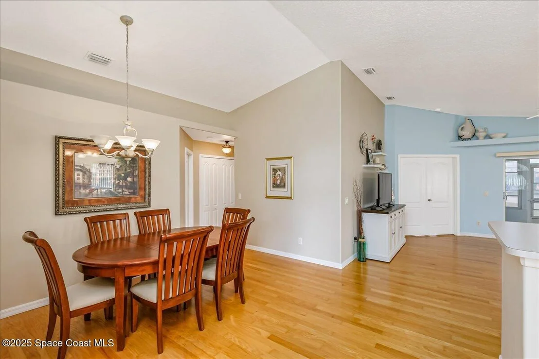 Photo of 1007 Pine Creek Circle NE