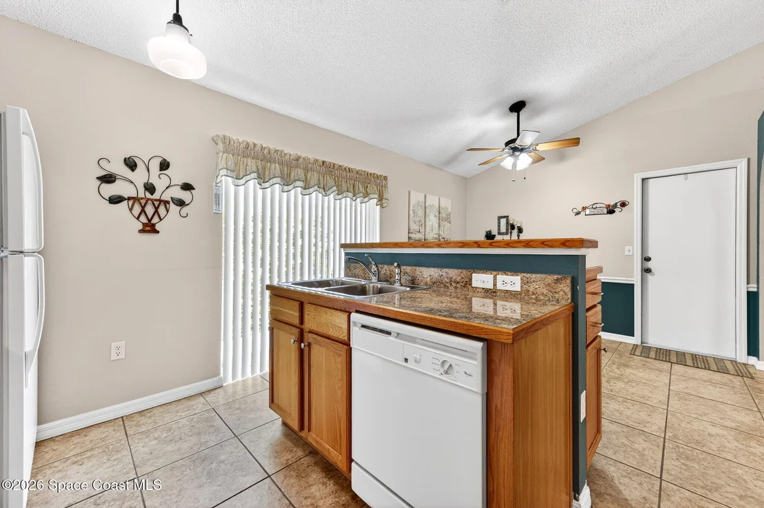 Photo of 2125 Redwood Circle NE
