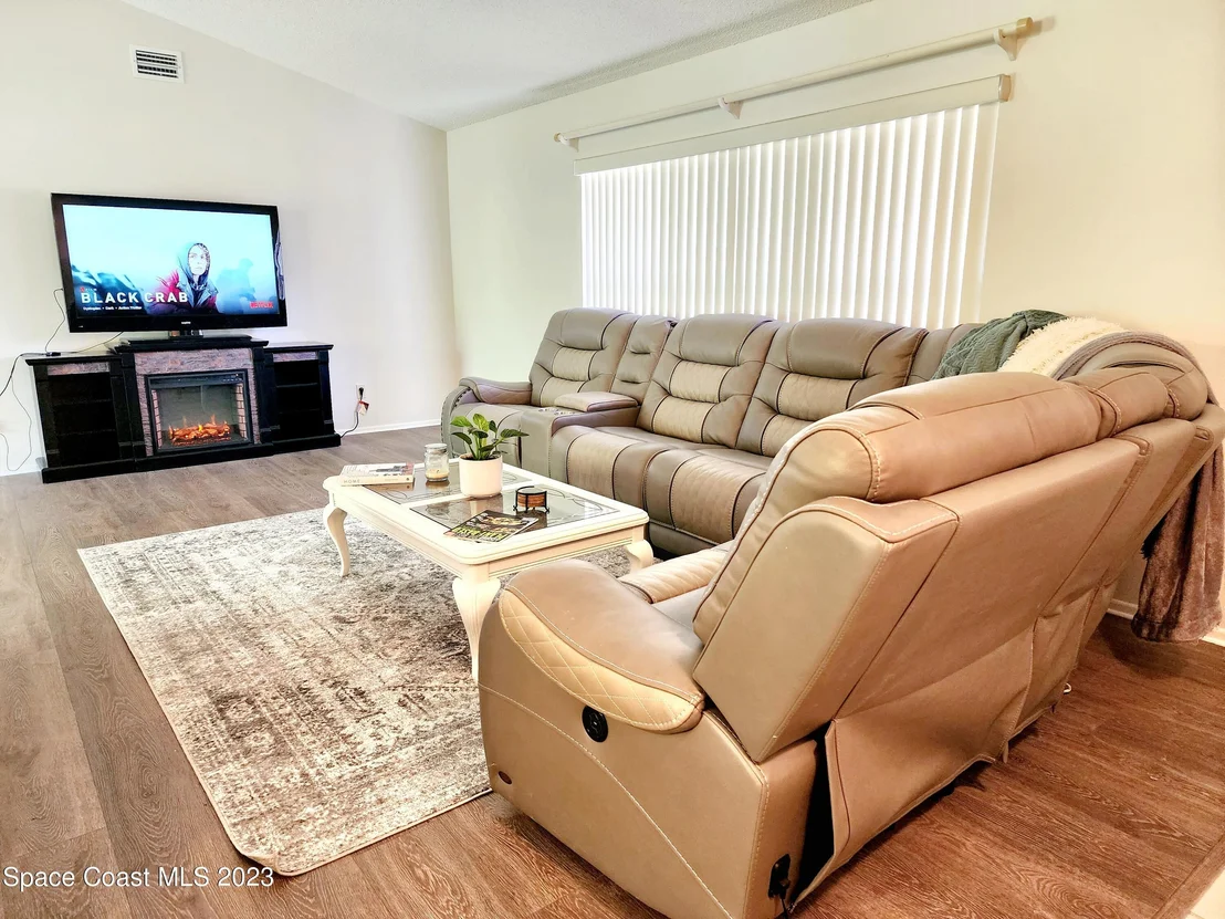 Photo of 2777 Nobility Avenue
