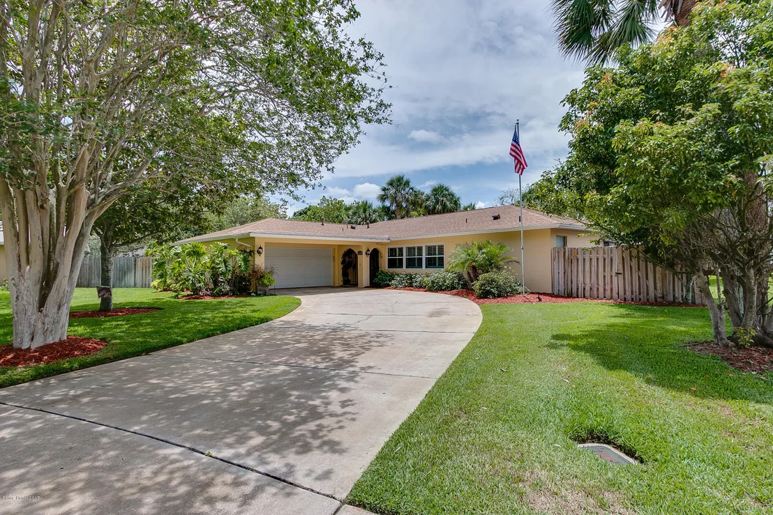 Photo of 1851 Tallpine Road