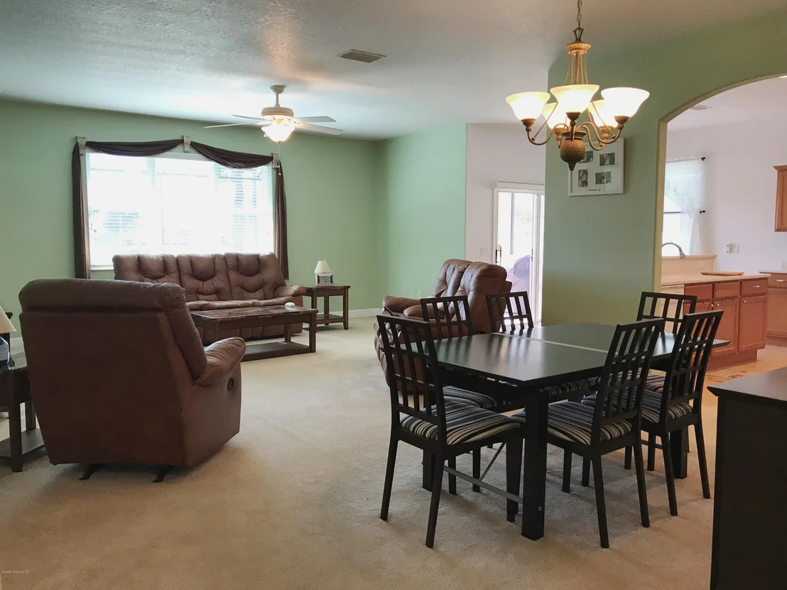 Photo of 1511 Bridgeport Circle
