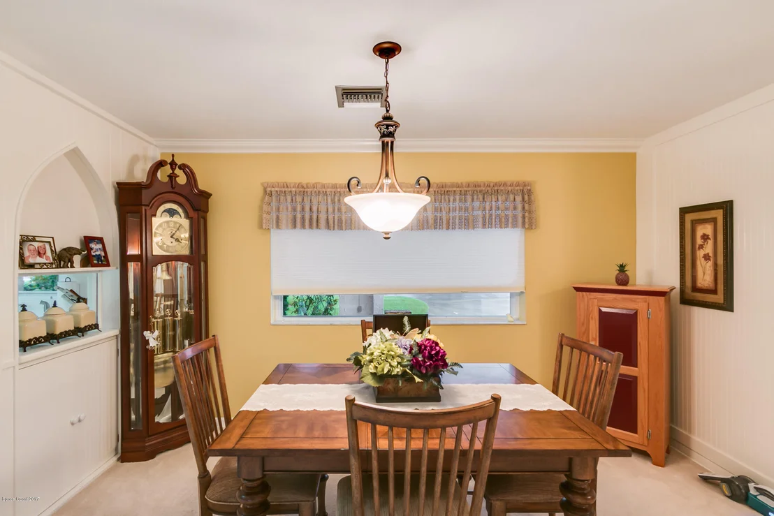 Photo of 821 Heron Road