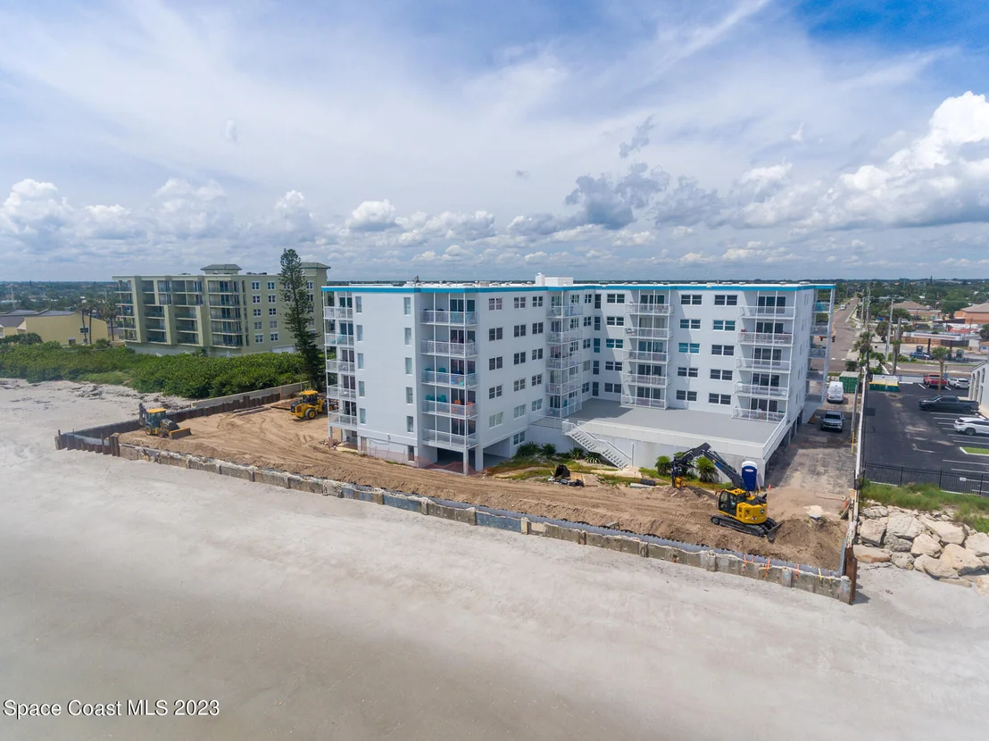 Photo of Unit 607 at 205 Highway A1a