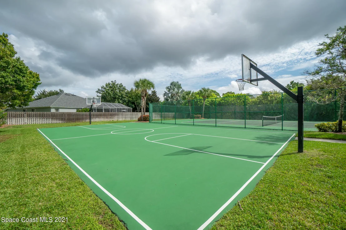 Photo of 5876 Arlington Circle