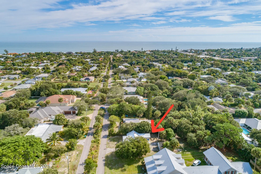 Photo of 527 Sunset Boulevard