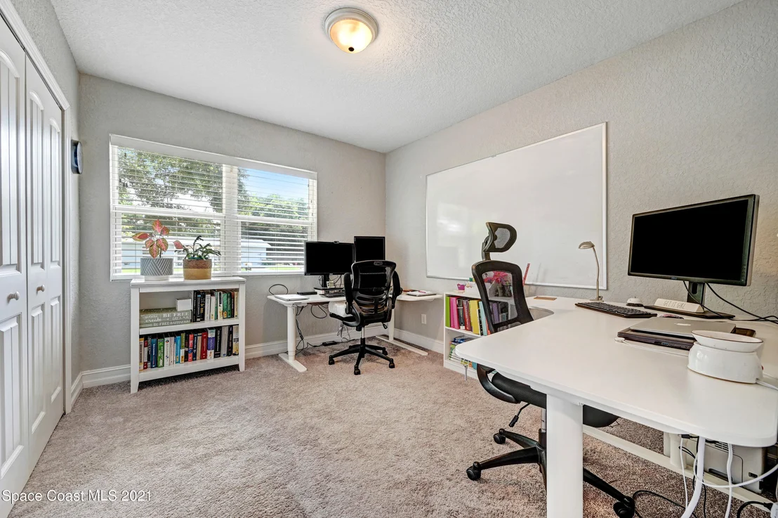 Photo of 827 Glenmore Circle