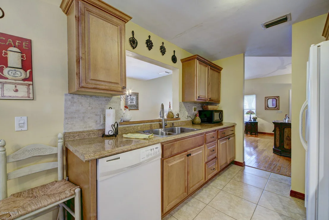 Photo of 1687 Clover Circle