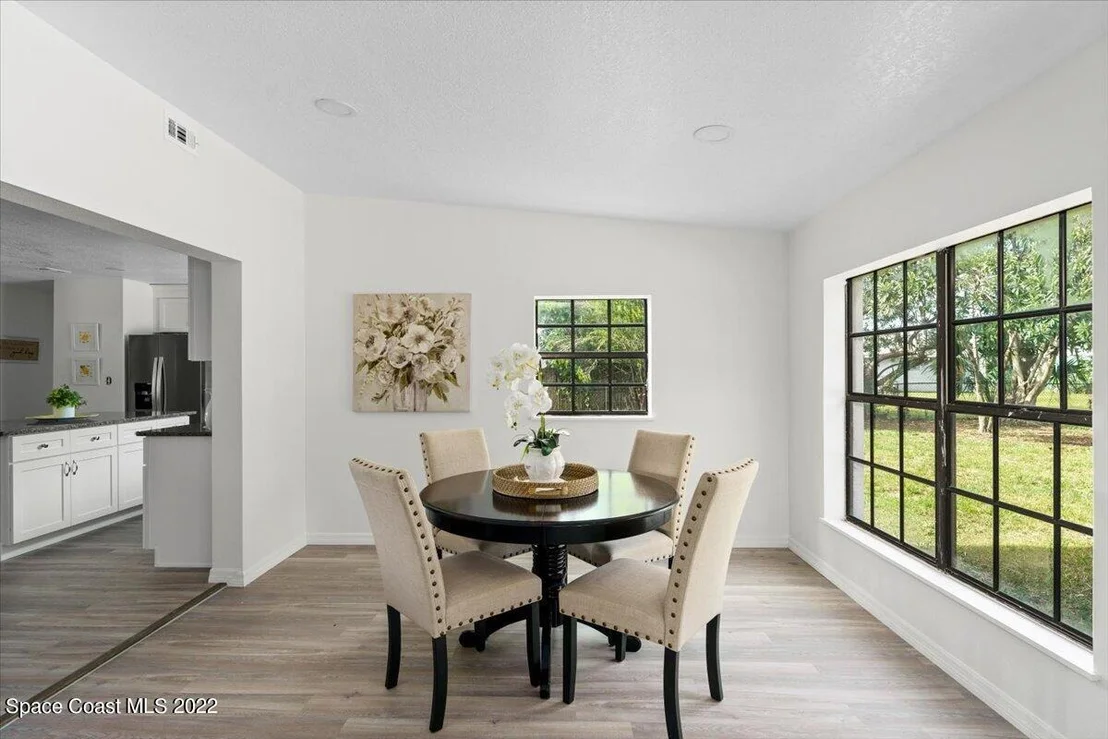 Photo of 1365 Wayside Court NE
