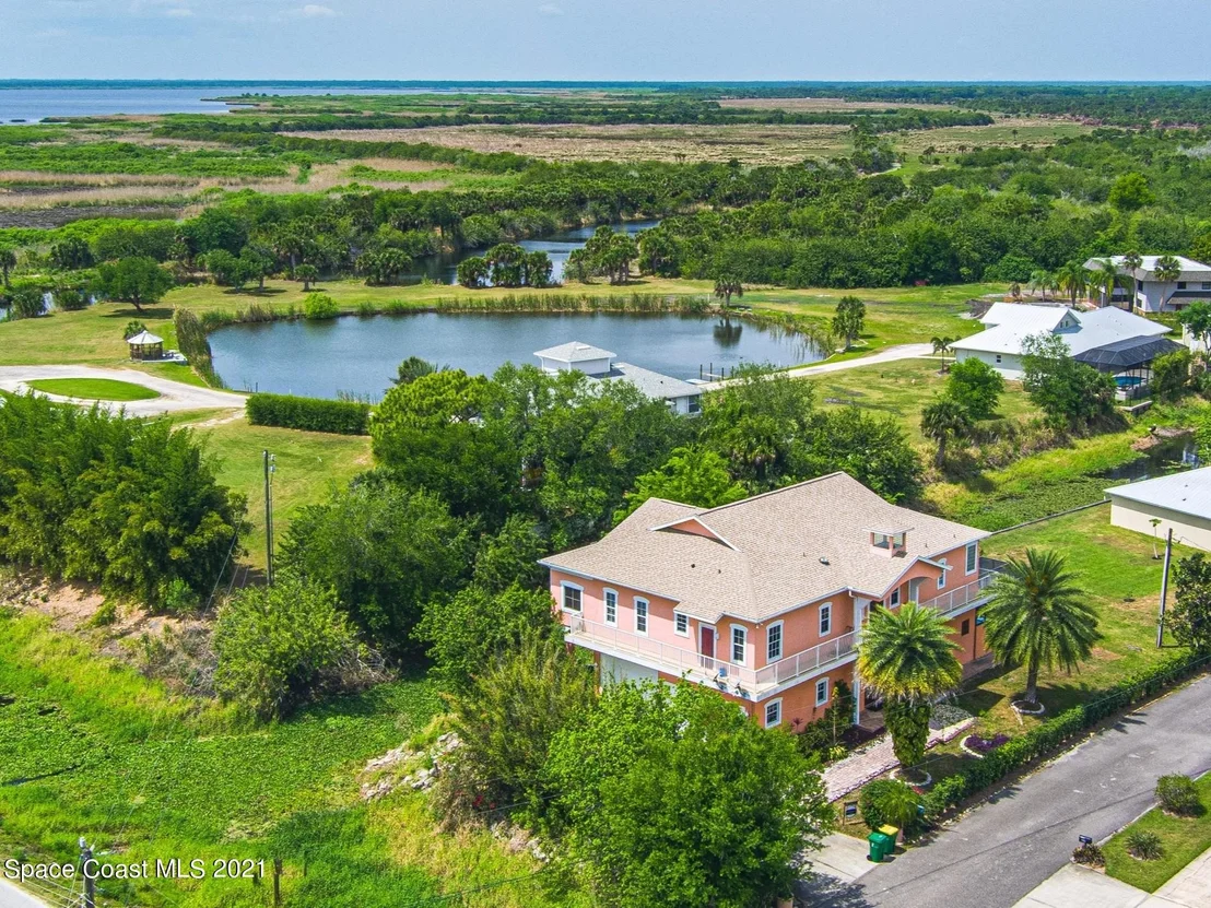 Photo of 585 Amber Lane