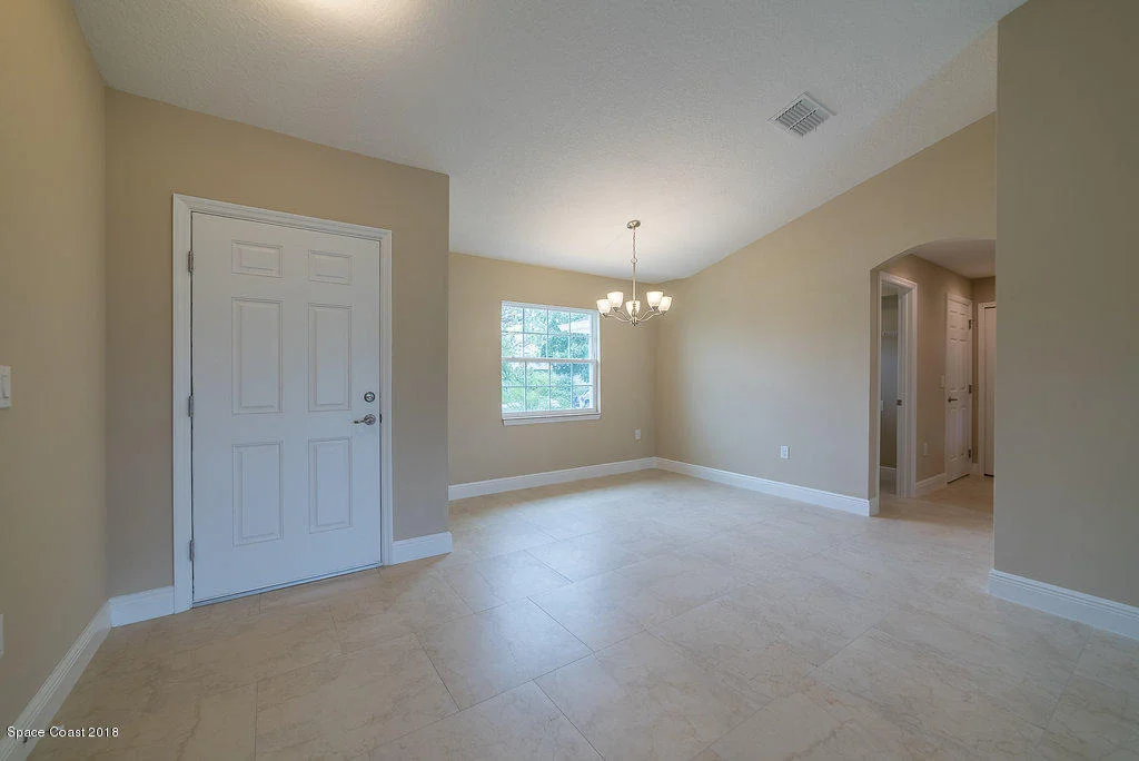 Photo of 1048 Landsdowne Drive