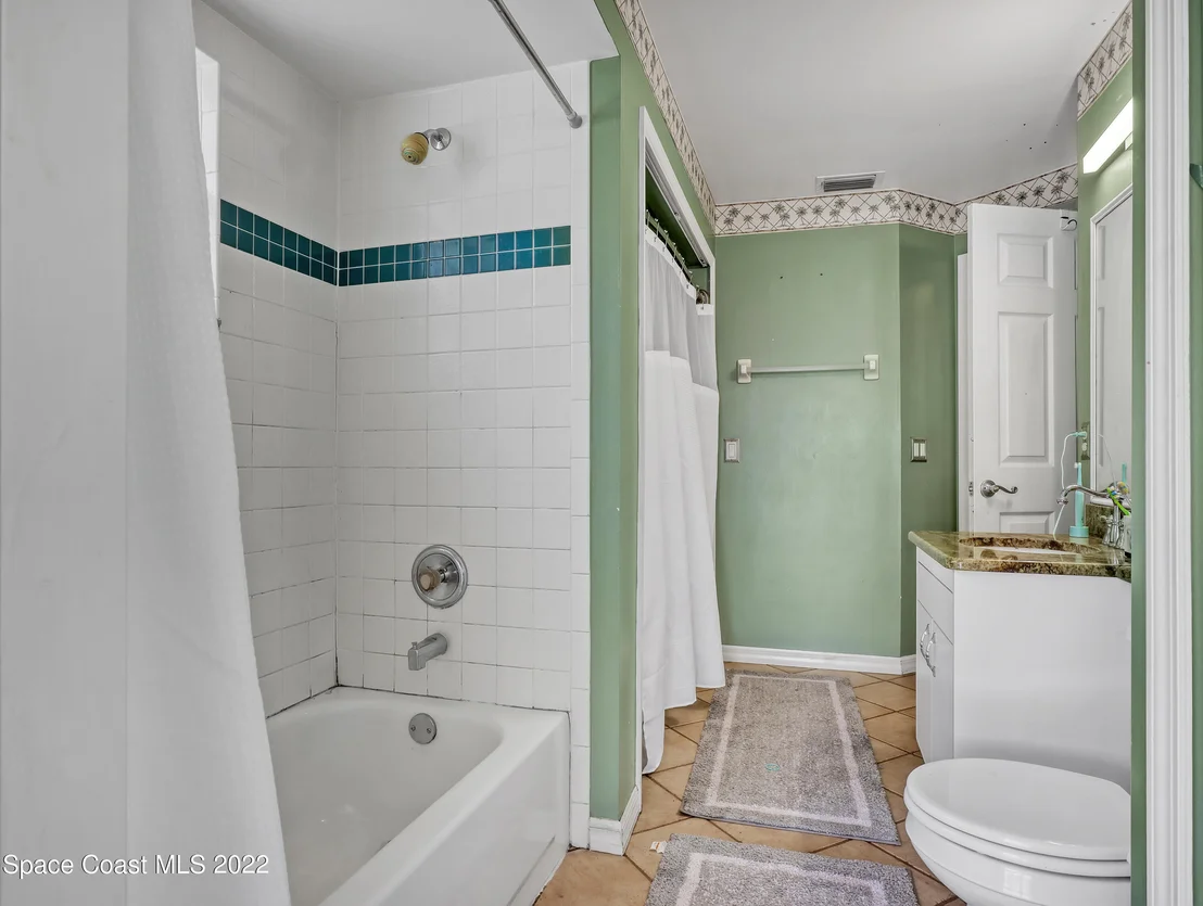 Photo of 6280 Golfview Avenue
