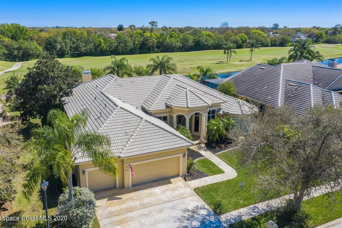 Photo of 925 Chatsworth Drive