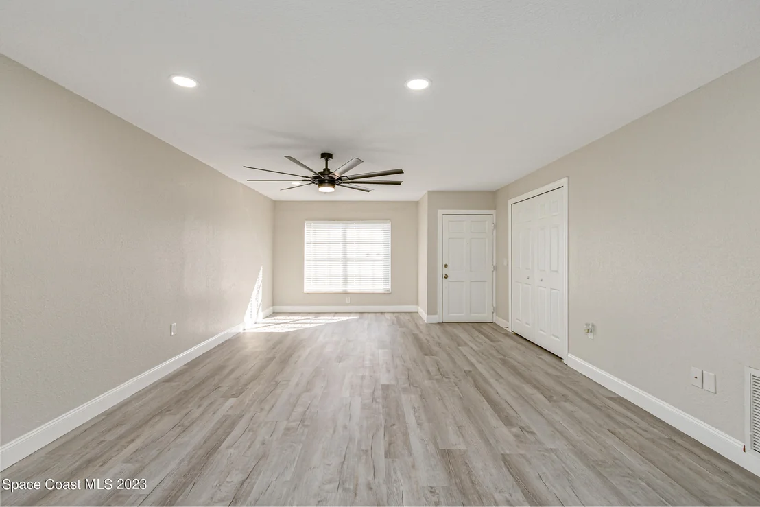 Photo of 965 Bridle Lane