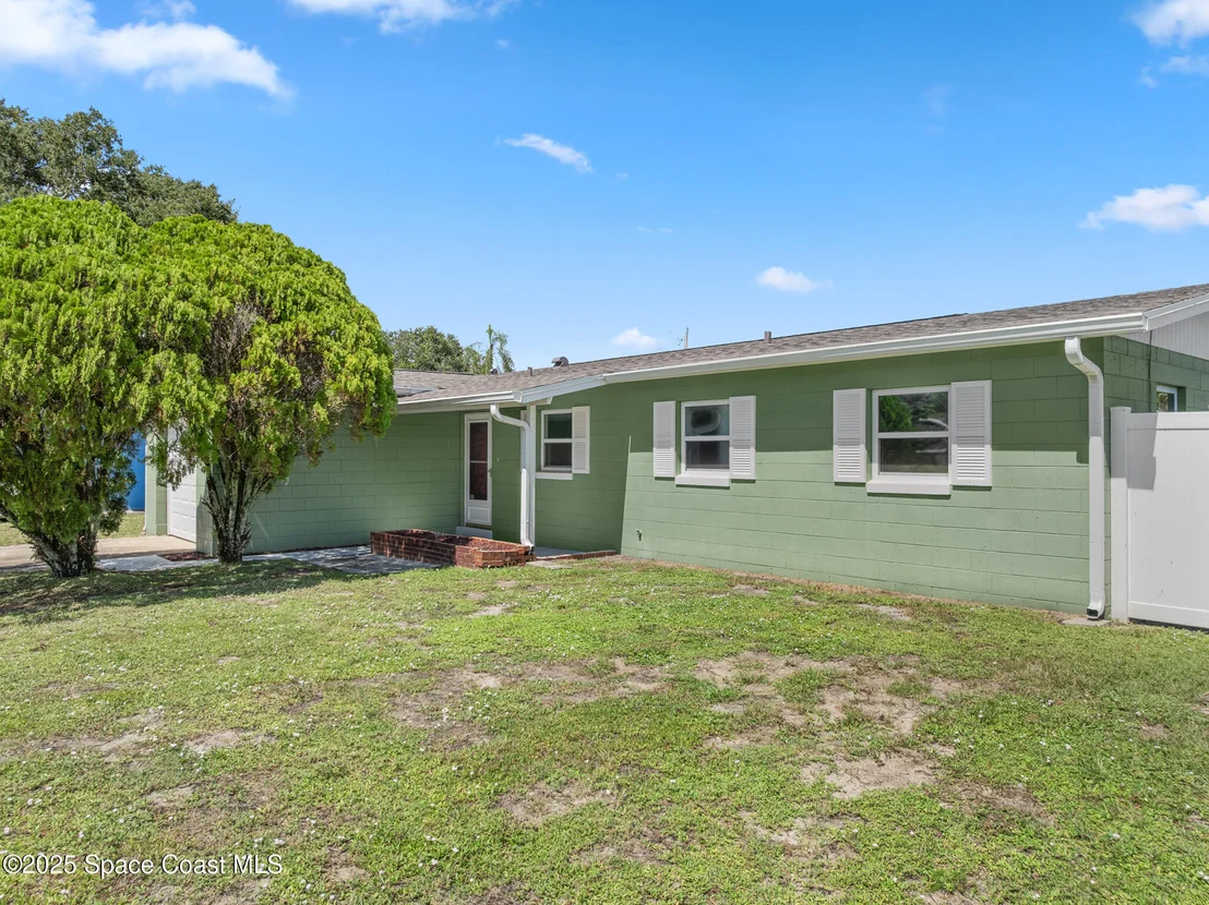 Photo of 350 Maple Place