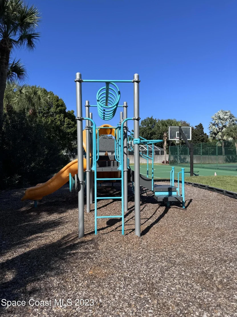 Photo of 6037 Arlington Circle