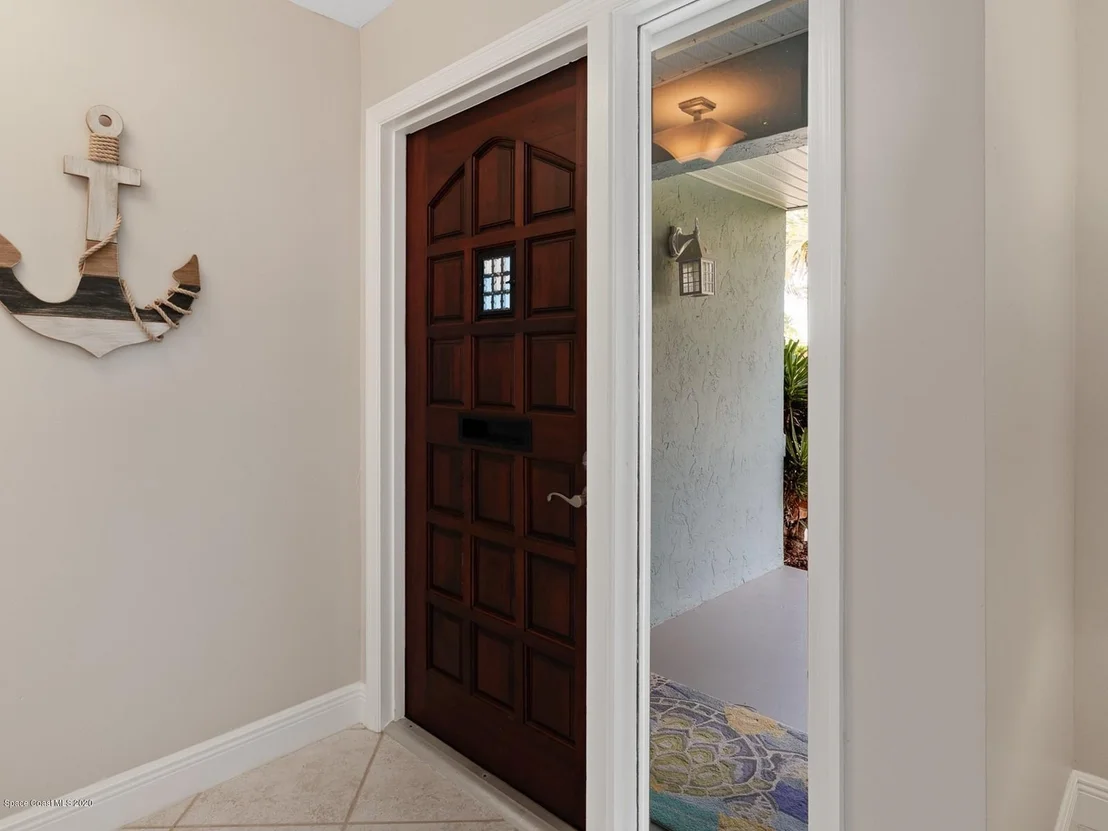 Photo of 410 Sparrow Drive