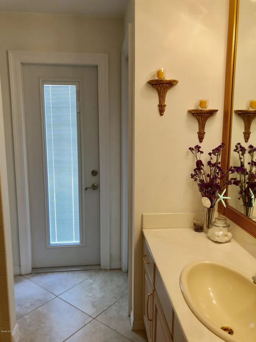 Photo of 975 Whisperpine Drive