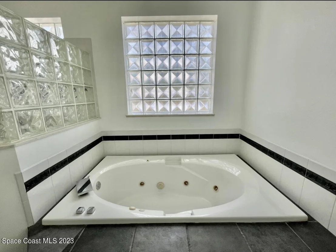 Photo of 48 Harbor Circle