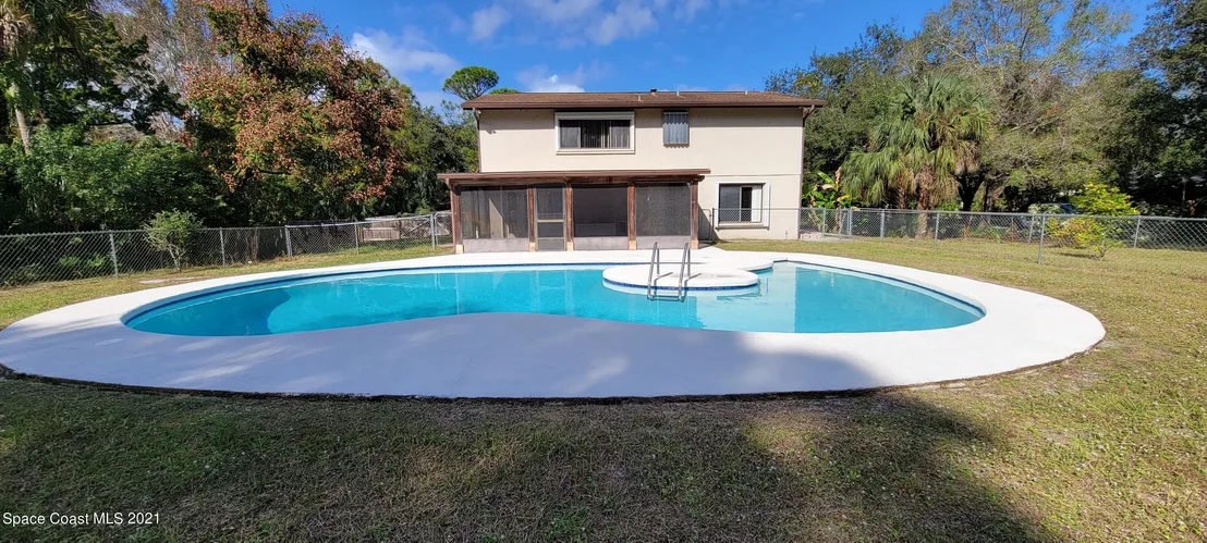 Photo of 2502 Meadow Lane