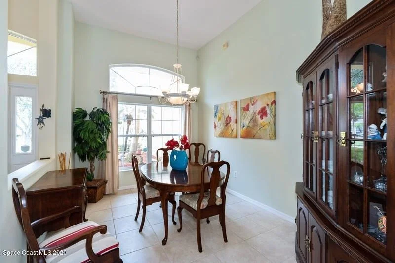 Photo of 1772 Windbrook Drive SE