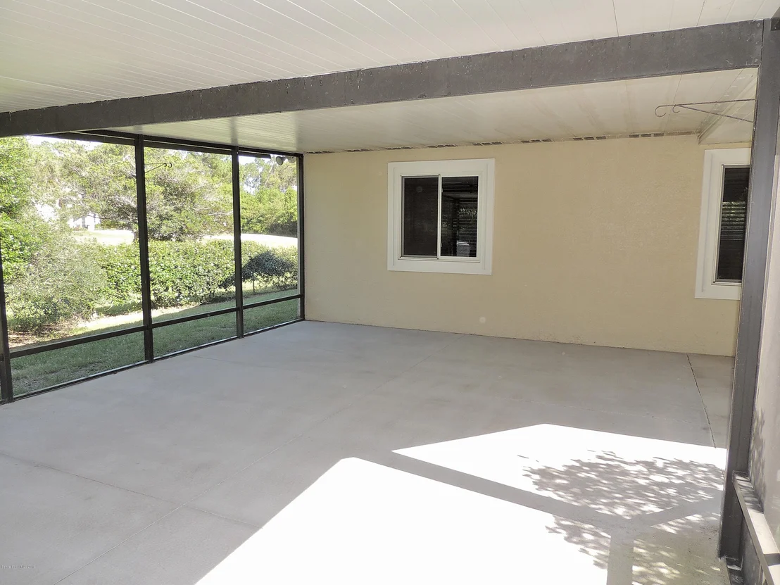 Photo of 1801 Laurel Oak Drive N