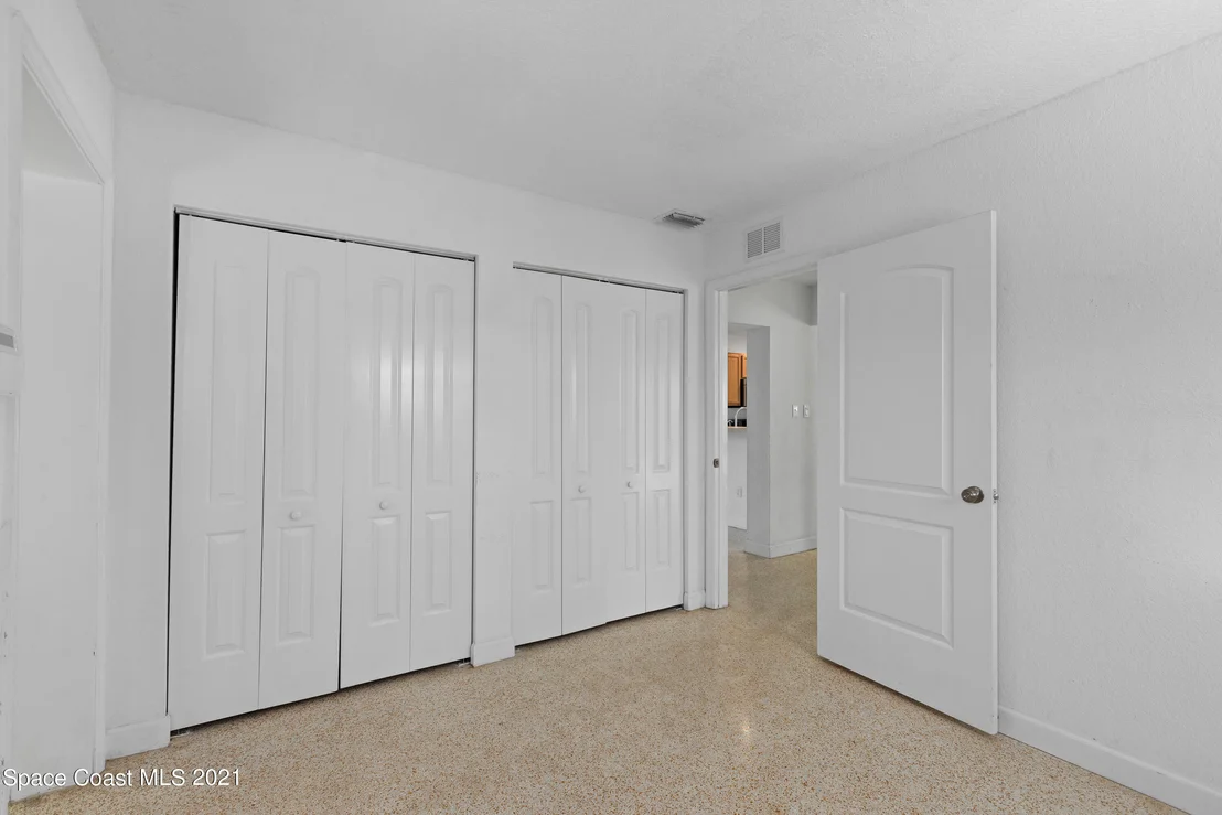 Photo of 867 Daytona Drive NE