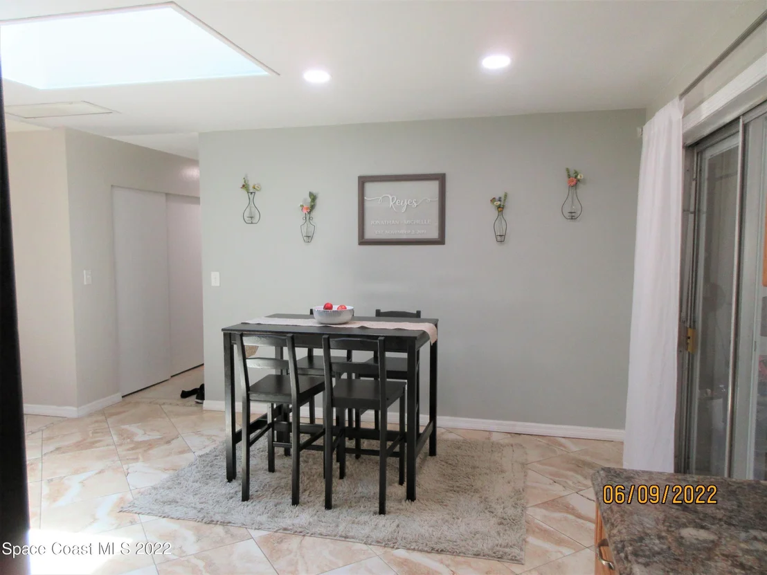 Photo of 2547 Locksley Road