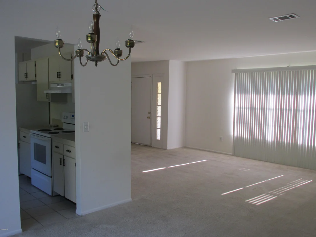 Photo of 991 Hooper Avenue NE