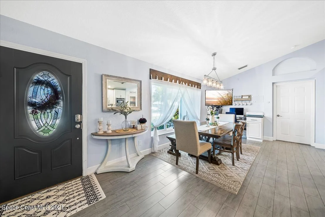 Photo of 1035 Jacaranda Circle