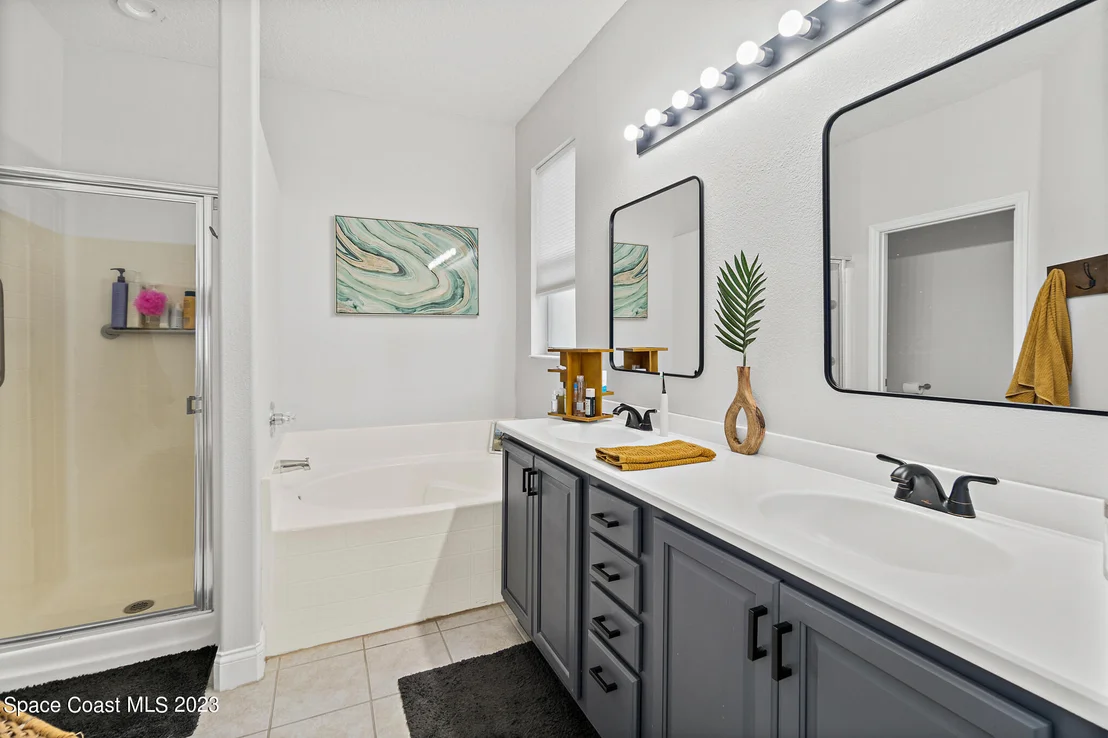 Photo of 362 Waterside Circle