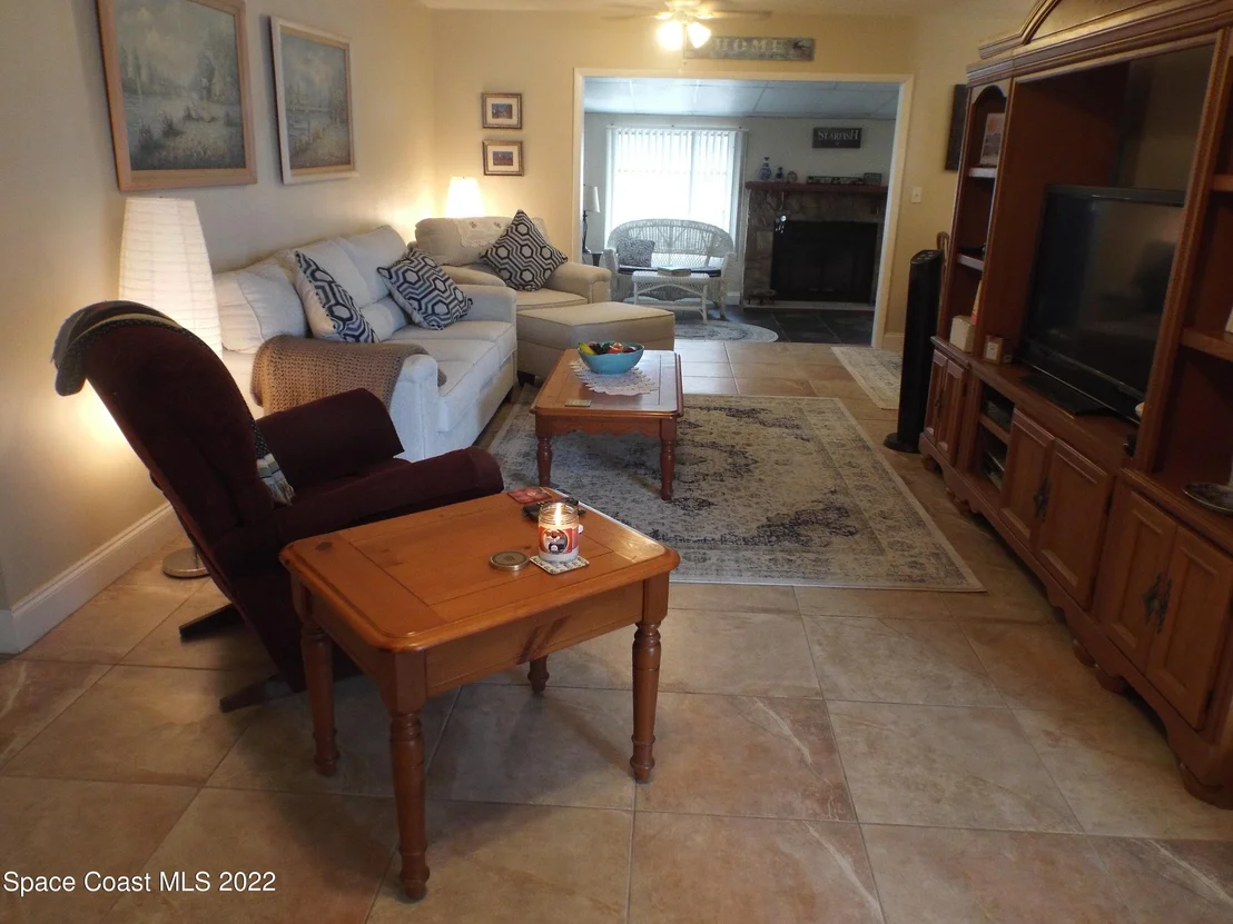 Photo of 2978 Redgrove Drive NE