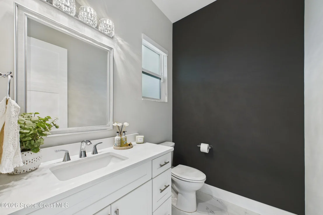 Photo of 2345 N Riverside Drive
