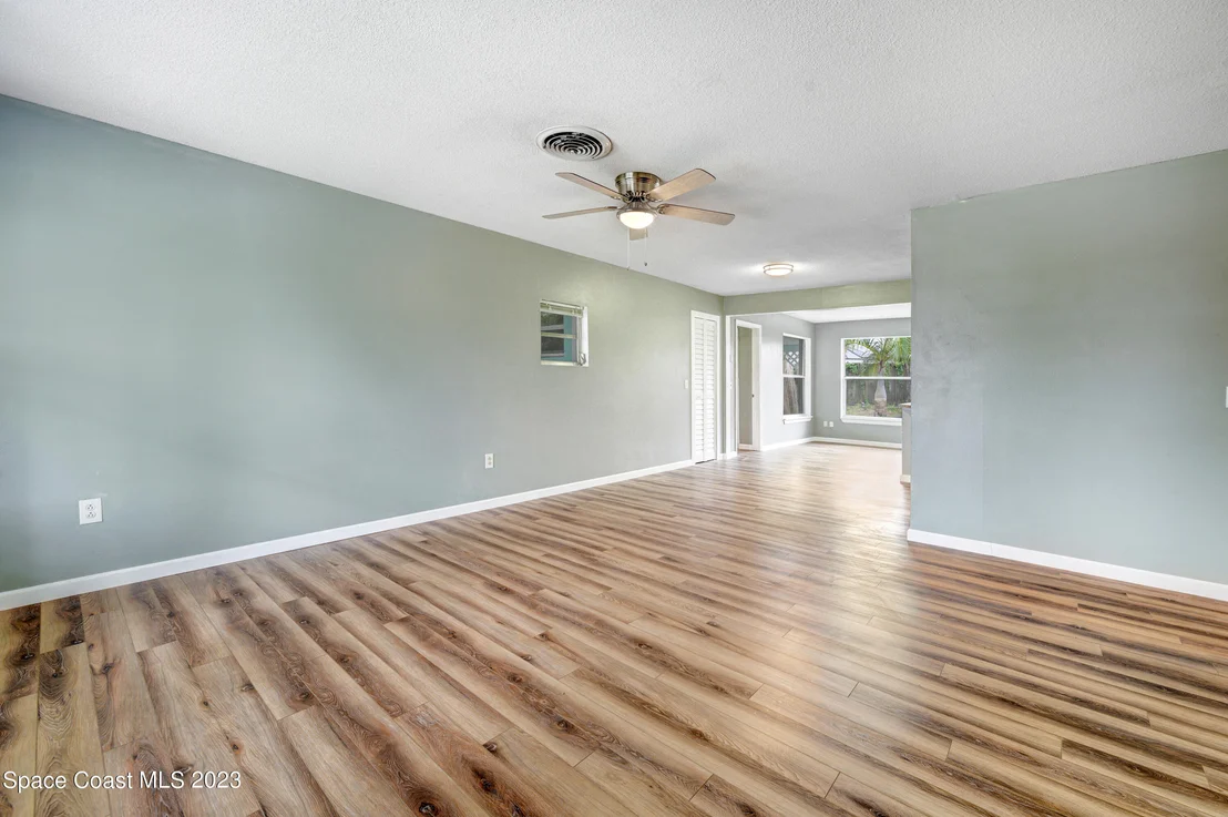 Photo of 707 Ixora Drive
