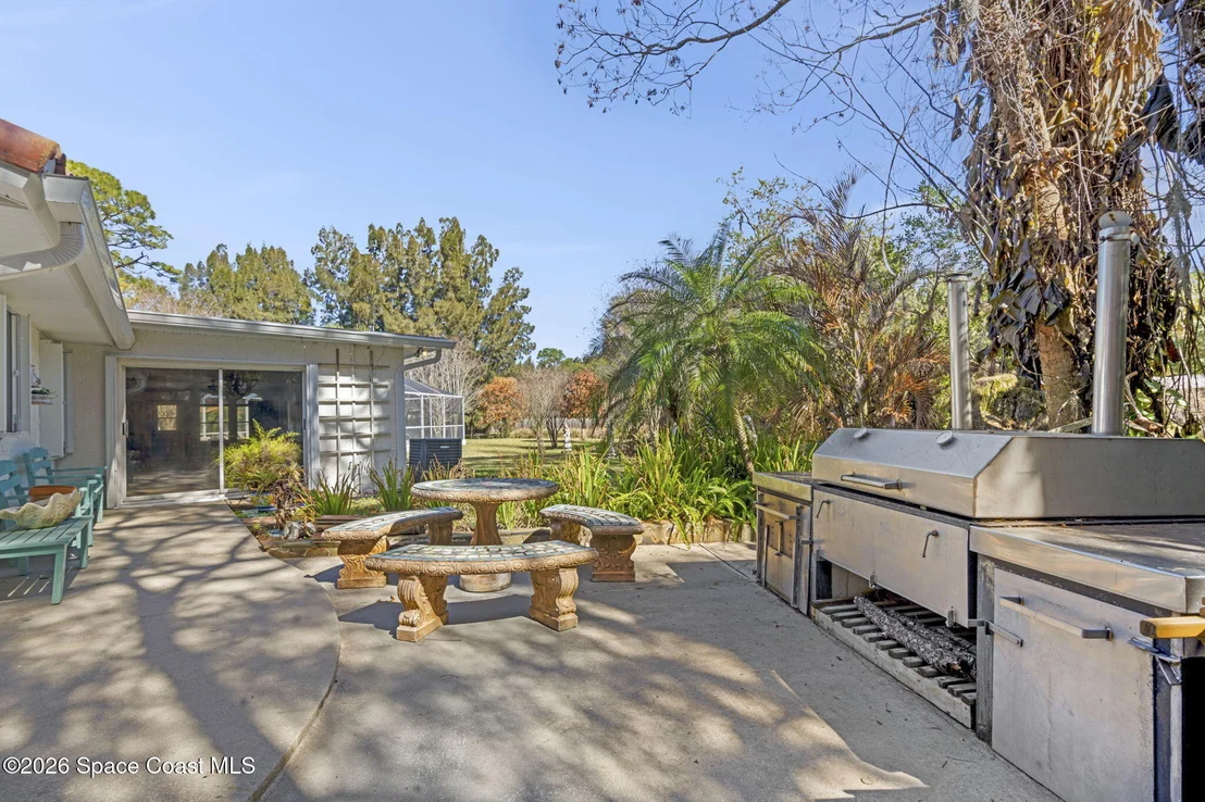 Photo of 620 W Pine Road