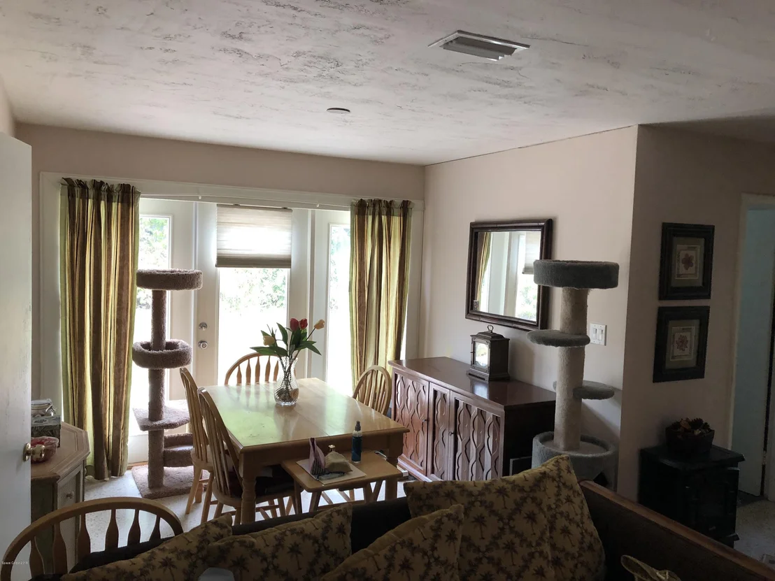 Photo of 105 SE 3rd Street