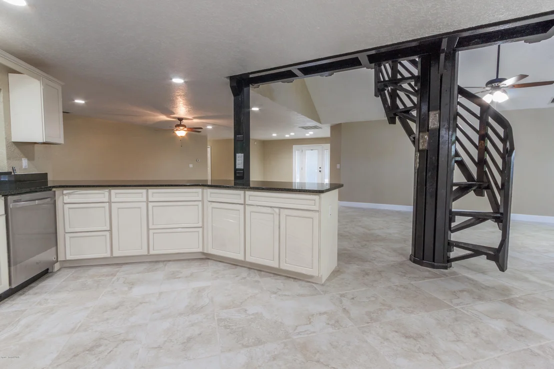 Photo of 8583 Sheridan Road