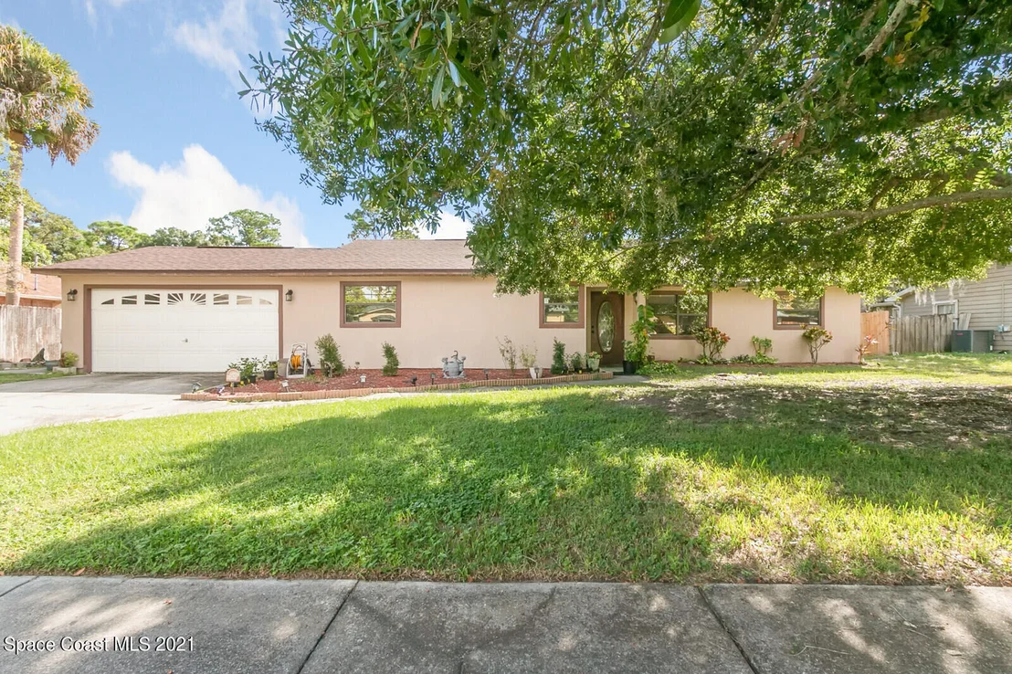 Photo of 2824 School Drive NE