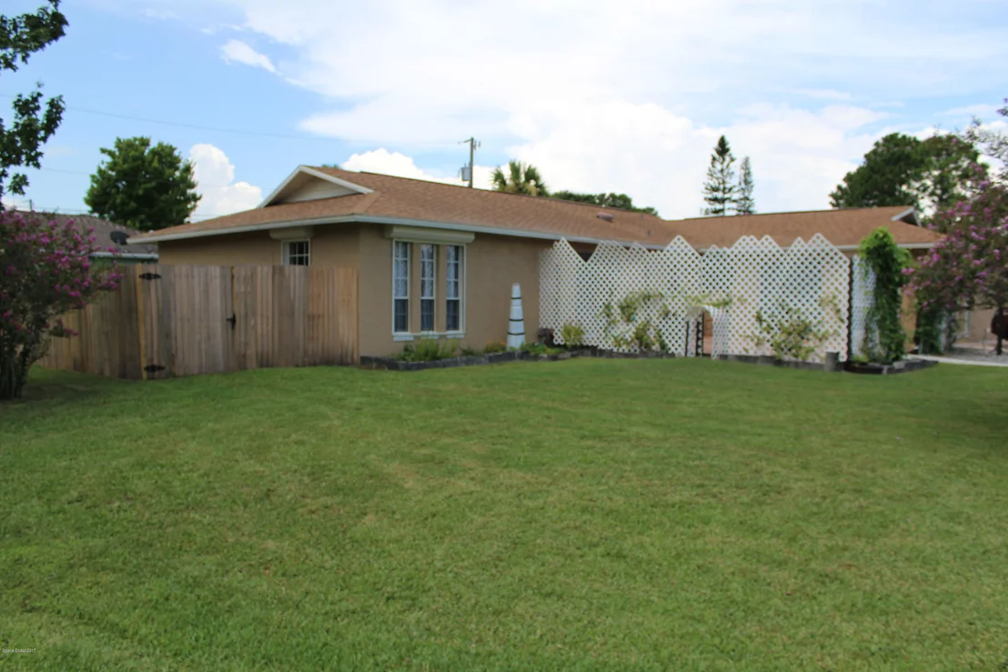 Photo of 951 Avon Street