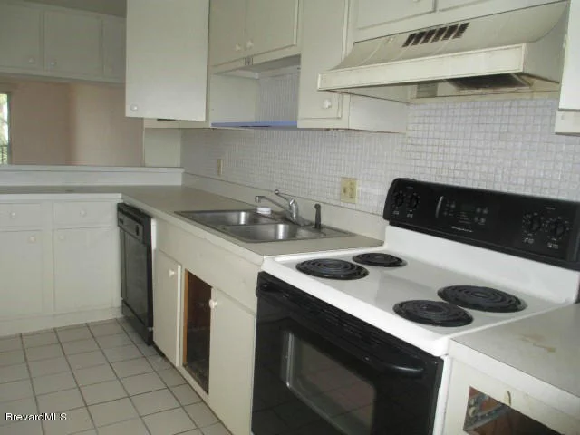 Photo of Unit 5 at 1020 Pinetree Drive